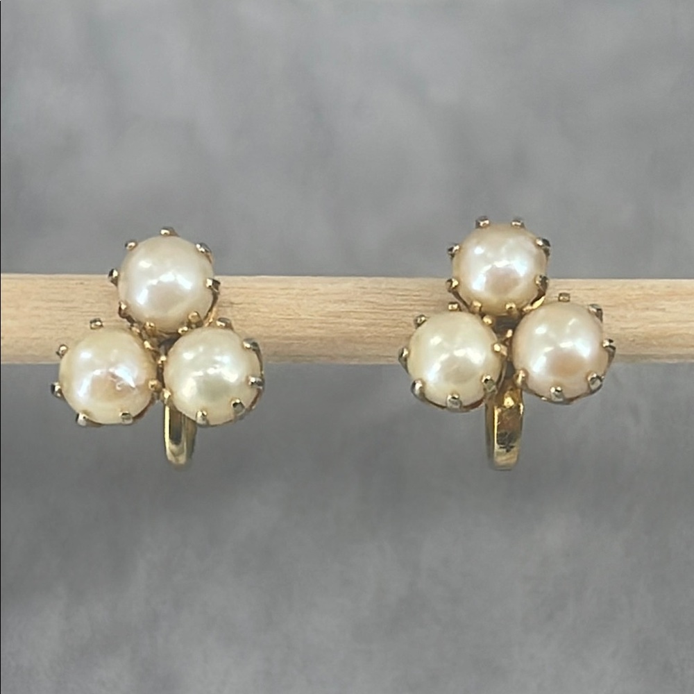 Vintage Gold and Pearl clip Earrings